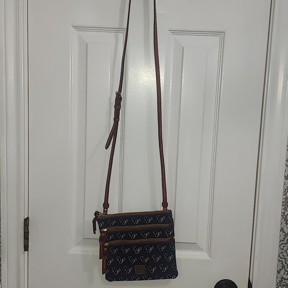 NWOT Houston Texans Dooney & Bourke Three Pocket Braided Leather Pull Crossbody - Picture 8 of 8